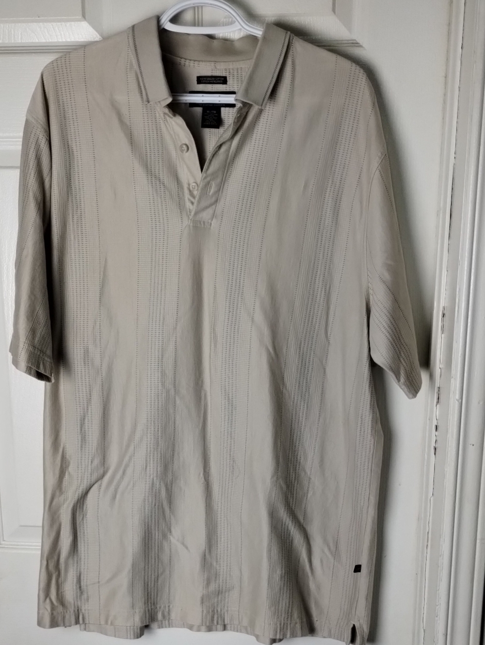 Men's Beige Golf Polo with Subtle Vertical Texture.100,% Mercerized cotton.XL